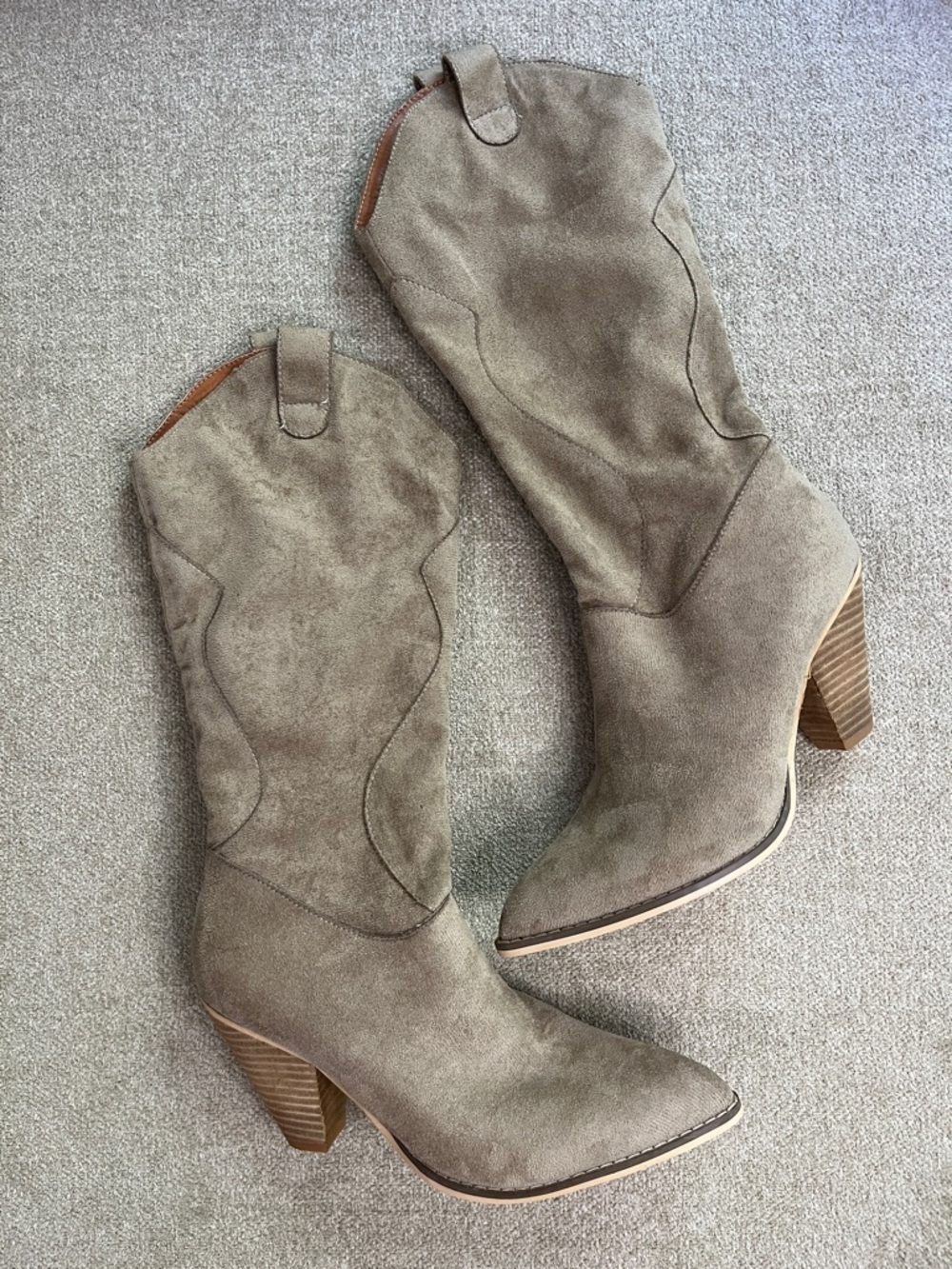 NWOT Taupe Suede Mid-Calf Heeled Western Boots Size 8 - Picture 4 of 10